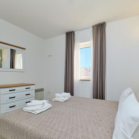 Apartments Divna Mali Lošinj Exterior foto